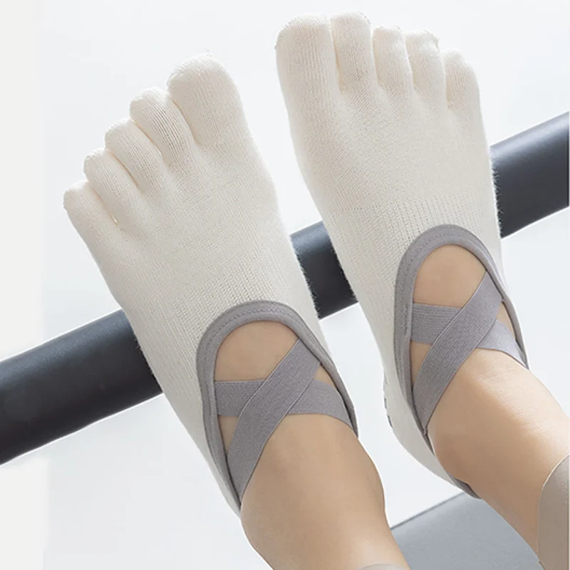 Olivenorma Zehensocken mit offenem Spann, breitem Riemen, rutschfestem Griff und aus Baumwolle für Tanz, Barre-Training und Yoga – Damensocken