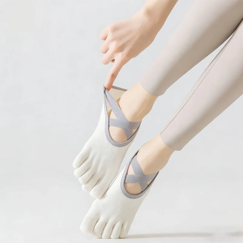 Olivenorma Zehensocken mit offenem Spann, breitem Riemen, rutschfestem Griff und aus Baumwolle für Tanz, Barre-Training und Yoga – Damensocken
