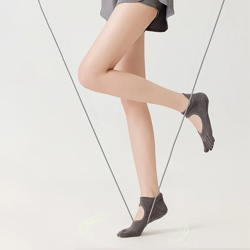 Olivenorma Zehenfreie Baumwollsocken mit fünf Zehen, rutschfest, atmungsaktiv und schweißabsorbierend – ideal für Barre-Workouts und Yoga.
