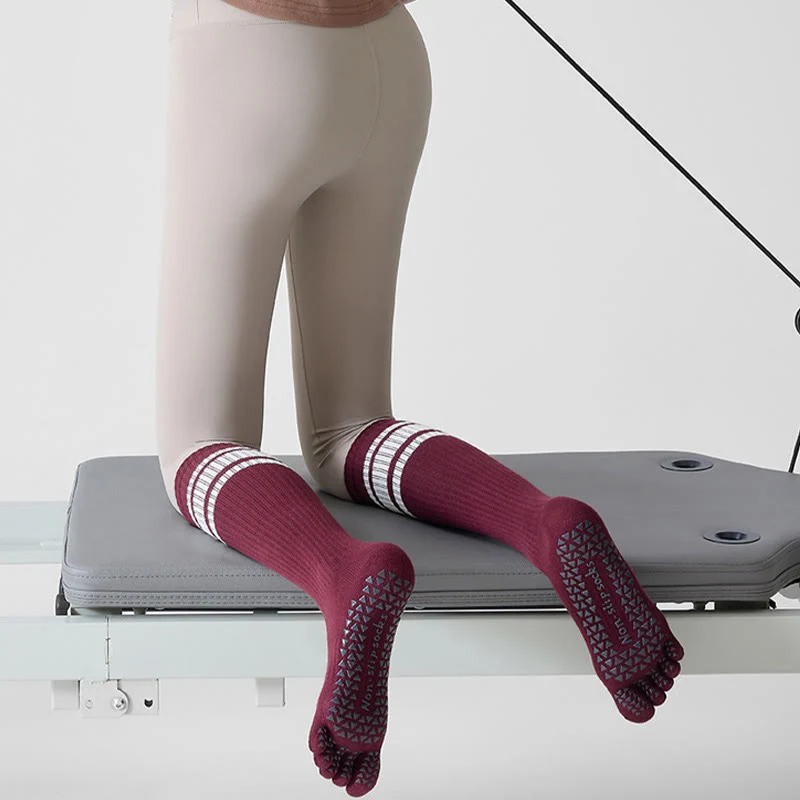 Olivenorma Kompressionssocken mit fünf Zehen, aus Baumwolle, rutschfest, schmal geschnitten, mit Unterstützung für Pilates, Barre, Yoga und mehr – Damensocken