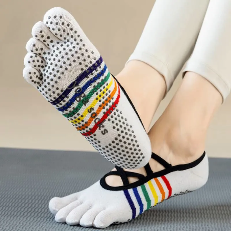 Olivenorma Zehensocken mit gekreuzten Riemen, offener Ferse, Regenbogenfarben, rutschfest, atmungsaktiv