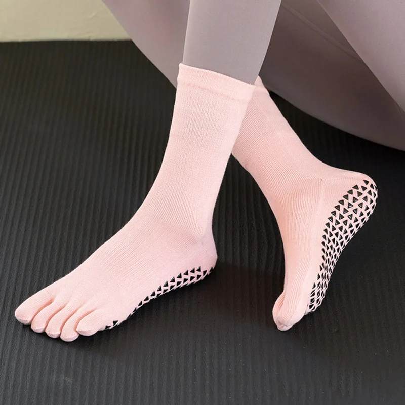 Olivenorma Mid-Calf Five-Toe Baumwoll-Yogasocken für Damen, atmungsaktiv, rutschfest, komfortabel und mit rutschfestem Griff