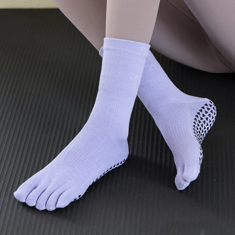 Olivenorma Mid-Calf Five-Toe Baumwoll-Yogasocken für Damen, atmungsaktiv, rutschfest, komfortabel und mit rutschfestem Griff