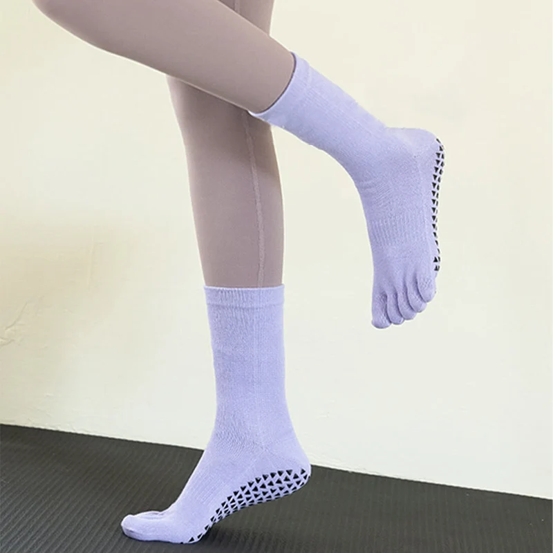 Olivenorma Mid-Calf Five-Toe Baumwoll-Yogasocken für Damen, atmungsaktiv, rutschfest, komfortabel und mit rutschfestem Griff