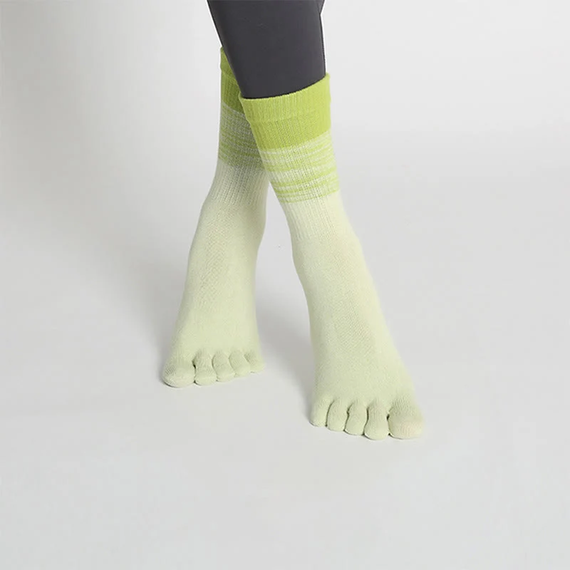 Olivenorma Gradient Fünf-Zehen-Yogasocken aus Baumwolle mit rutschfestem Griff, atmungsaktiv, schweißableitend, für Pilates, Barre und Fitness, Damen-Yogasocken