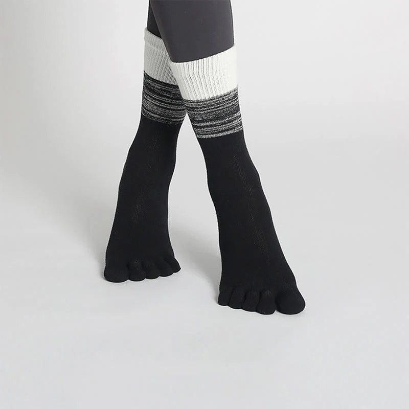 Olivenorma Gradient Fünf-Zehen-Yogasocken aus Baumwolle mit rutschfestem Griff, atmungsaktiv, schweißableitend, für Pilates, Barre und Fitness, Damen-Yogasocken