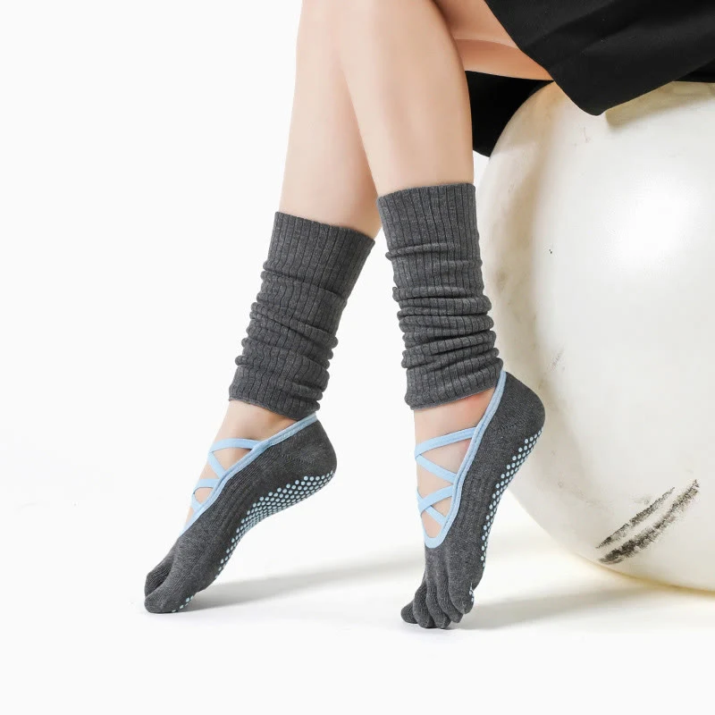 Olivenorma Yoga-Barre-Socken mit elastischem Riemen, rutschfestem Halt und atmungsaktiven Komfortsocken für Pilates-Training für Frauen mit sicherem Kreuzriemen