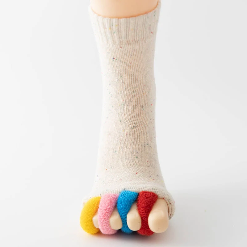 Olivenorma Bunte, atmungsaktive Zehentrennungssocken mit fünf Zehen, rutschfestem Grip, Pilates- und Barre-Fitnesssocken für Balance und Stabilität, Yoga-Socken