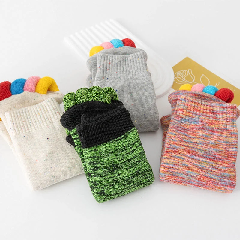 Olivenorma Bunte, atmungsaktive Zehentrennungssocken mit fünf Zehen, rutschfestem Grip, Pilates- und Barre-Fitnesssocken für Balance und Stabilität, Yoga-Socken