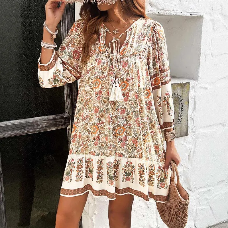 Olivenorma Sommerkleid aus Baumwolle mit V-Ausschnitt und Boho-Print