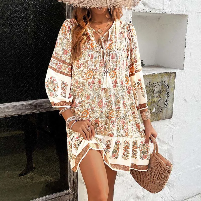 Olivenorma Sommerkleid aus Baumwolle mit V-Ausschnitt und Boho-Print