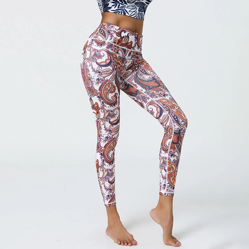 Olivenorma Yogahose mit hohem Bund und lebhaftem Paisley-Muster