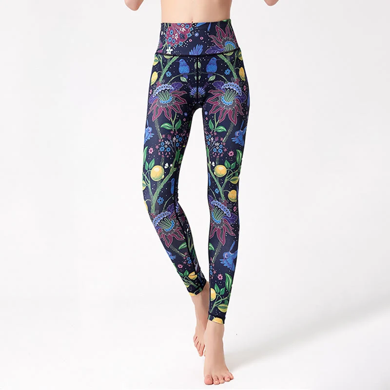 Olivenorma Yogahose mit hohem Bund und Gartenmotiv