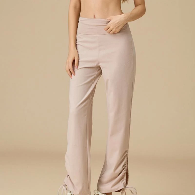 Olivenorma Damen-Hose mit hohem Bund, Kordelzug und weitem Bein, luftig-leicht.