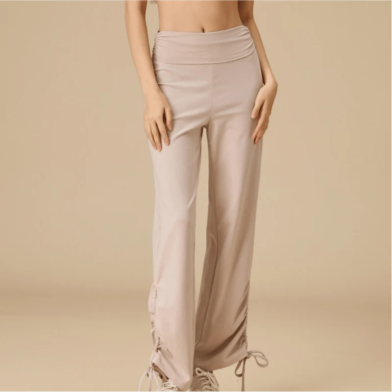 Olivenorma Damen-Hose mit hohem Bund, Kordelzug und weitem Bein, luftig-leicht.