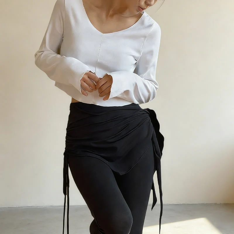 Elegante, hochgeschnittene Schlaghose mit Bindedetail von Olivenorma für Damen