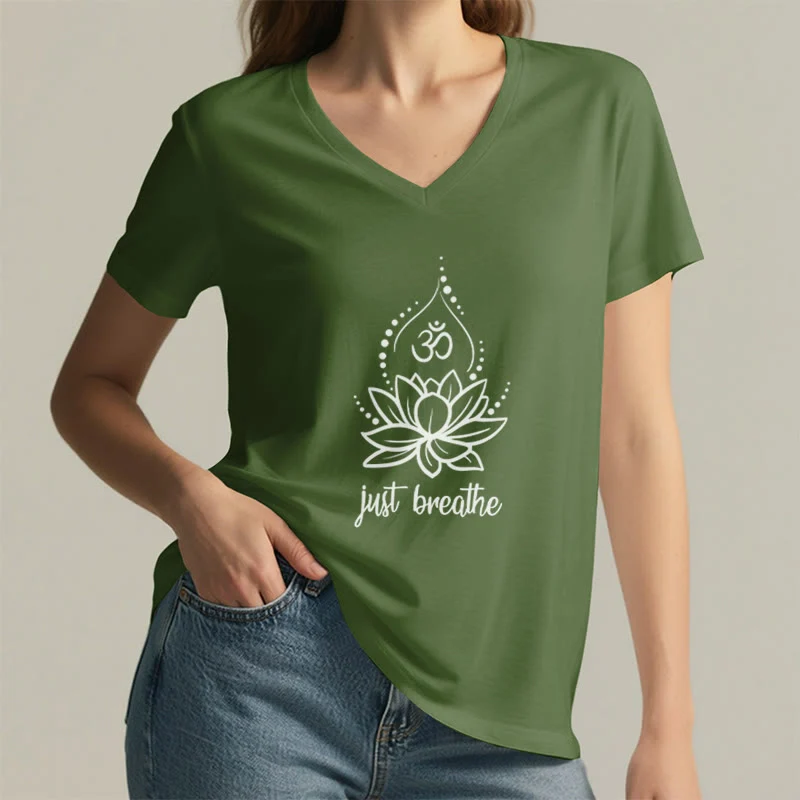 Olivenorma „Just Breathe“ Yoga-Meditations-T-Shirt mit V-Ausschnitt