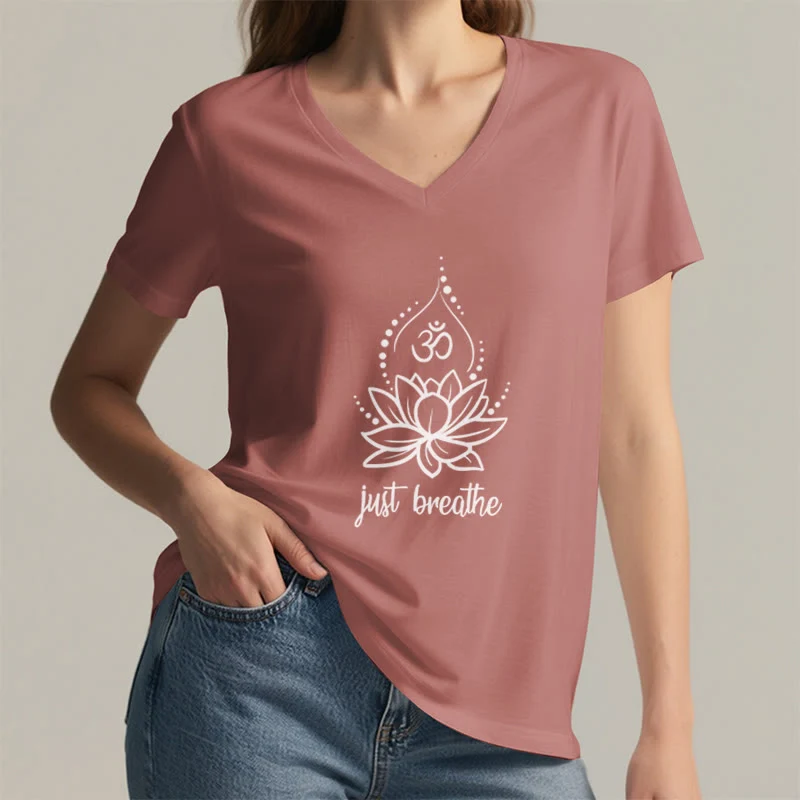Olivenorma „Just Breathe“ Yoga-Meditations-T-Shirt mit V-Ausschnitt