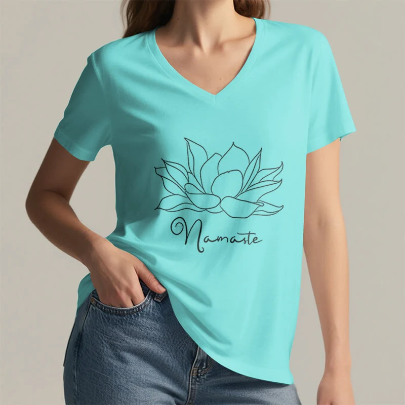 Olivenorma Übergroßes Namaste Yoga-T-Shirt mit V-Ausschnitt