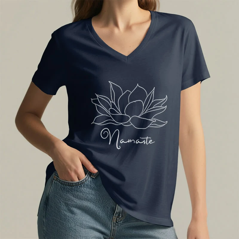 Olivenorma Übergroßes Namaste Yoga-T-Shirt mit V-Ausschnitt