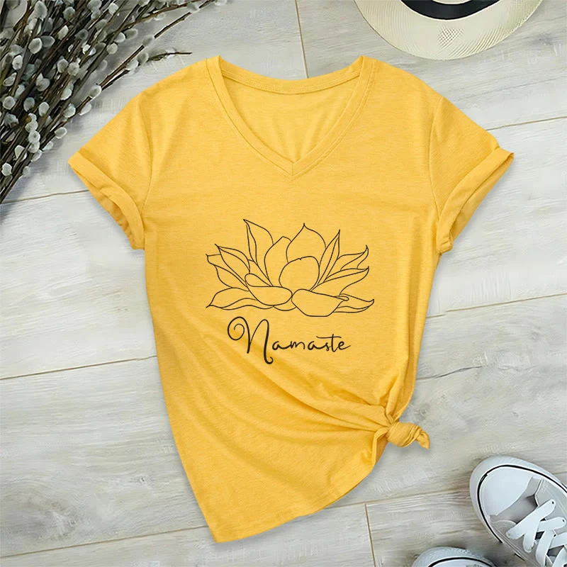 Olivenorma Übergroßes Namaste Yoga-T-Shirt mit V-Ausschnitt