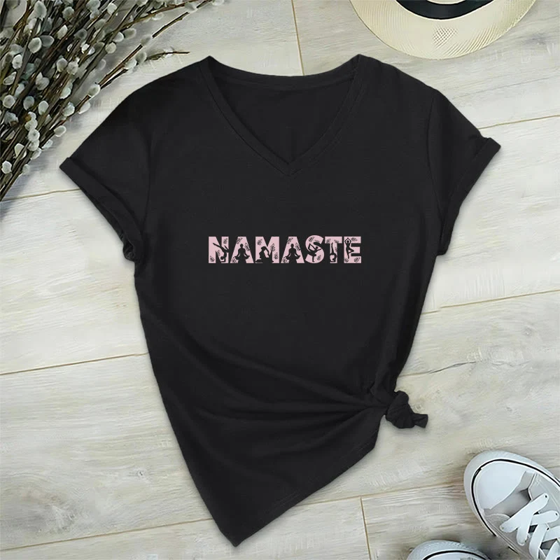 Olivenorma Minimalistisches Yoga Namaste Pose T-Shirt mit V-Ausschnitt