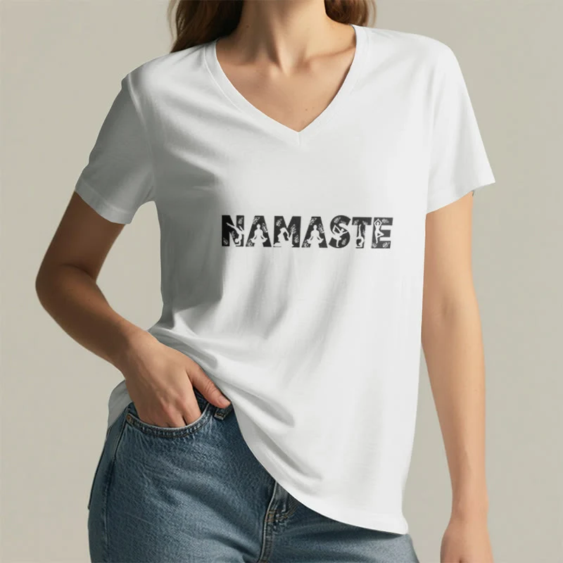 Olivenorma Minimalistisches Yoga Namaste Pose T-Shirt mit V-Ausschnitt