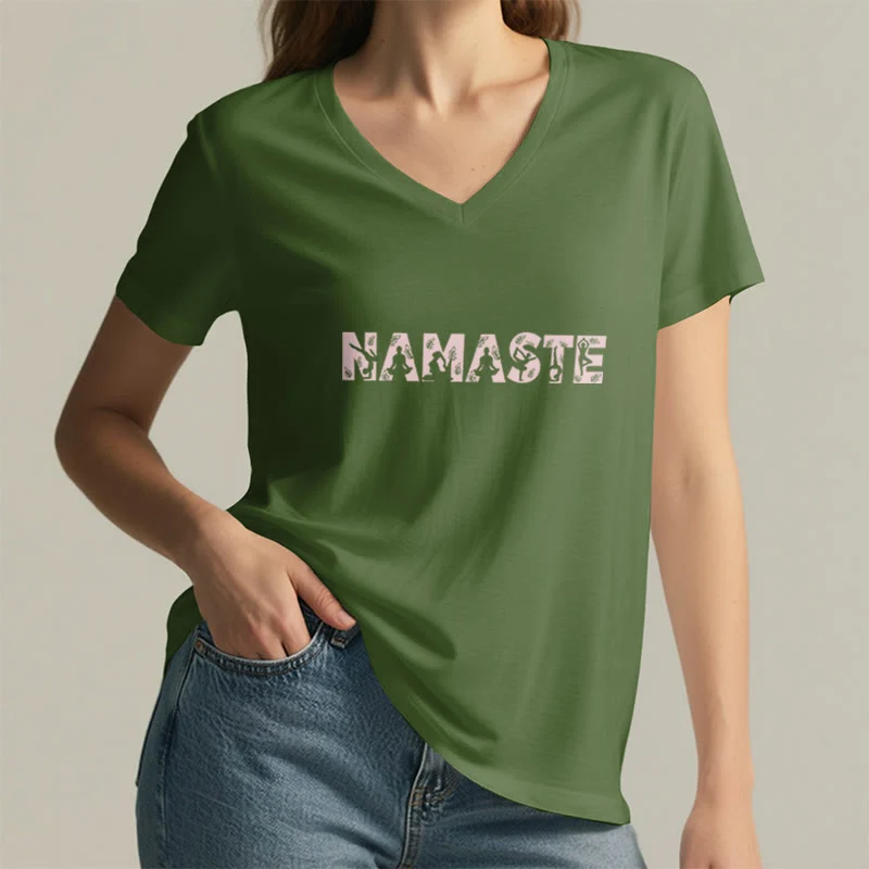 Olivenorma Minimalistisches Yoga Namaste Pose T-Shirt mit V-Ausschnitt
