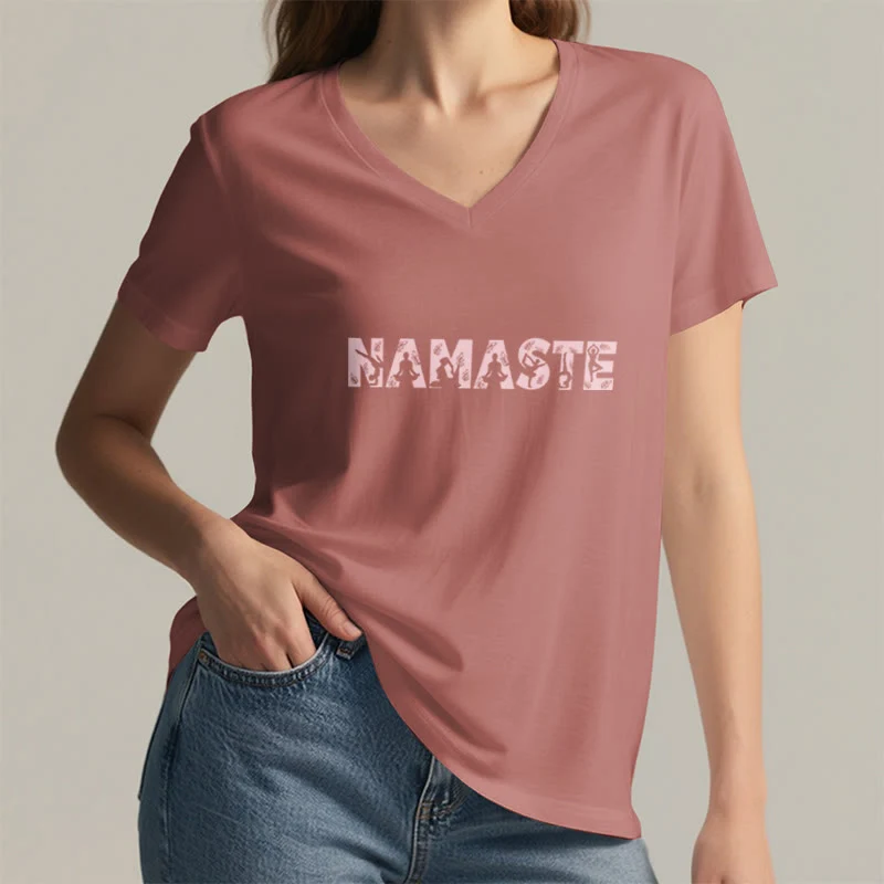Olivenorma Minimalistisches Yoga Namaste Pose T-Shirt mit V-Ausschnitt