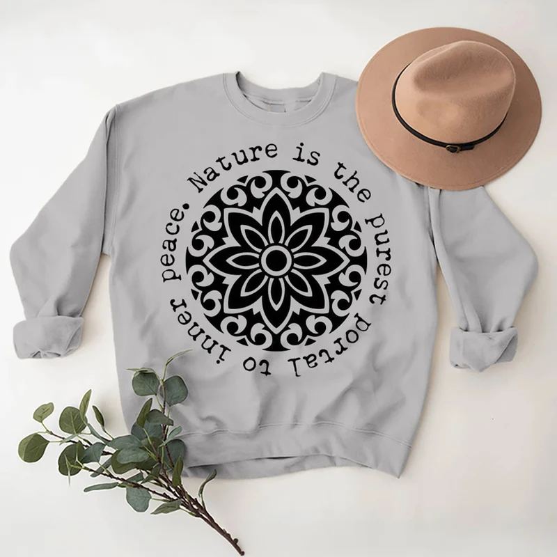 Olivenorma – Die Natur ist das reinste Portal zum inneren Frieden – Fleece-Sweatshirt mit spirituellem Motiv