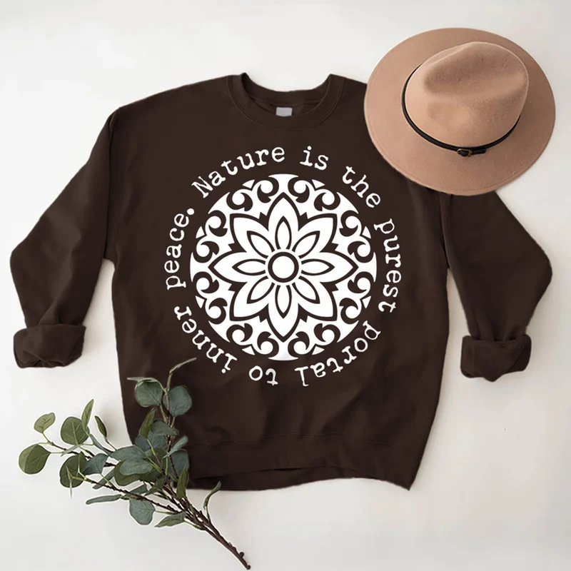 Olivenorma – Die Natur ist das reinste Portal zum inneren Frieden – Fleece-Sweatshirt mit spirituellem Motiv
