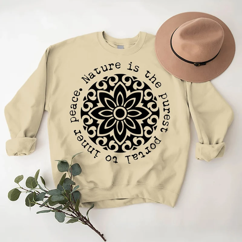 Olivenorma – Die Natur ist das reinste Portal zum inneren Frieden – Fleece-Sweatshirt mit spirituellem Motiv