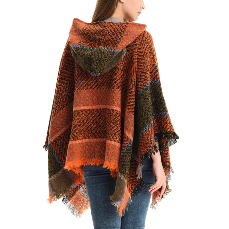 Olivenorma – Gemütlicher Pullover-Poncho-Schal mit Fischgrätenmuster