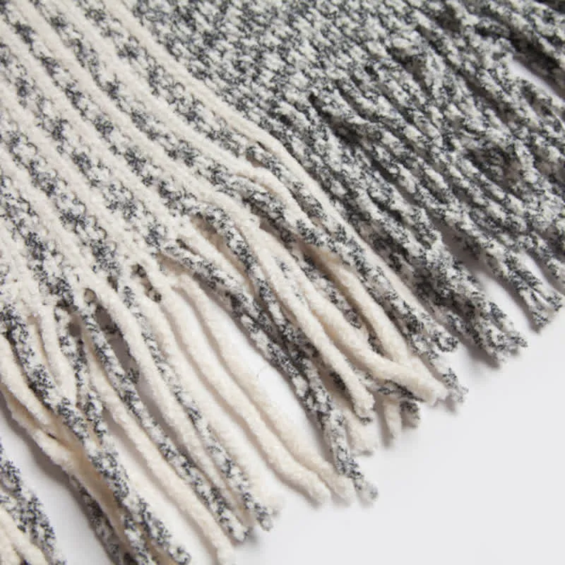 Olivenorma gestreifter Strickpulloverschal