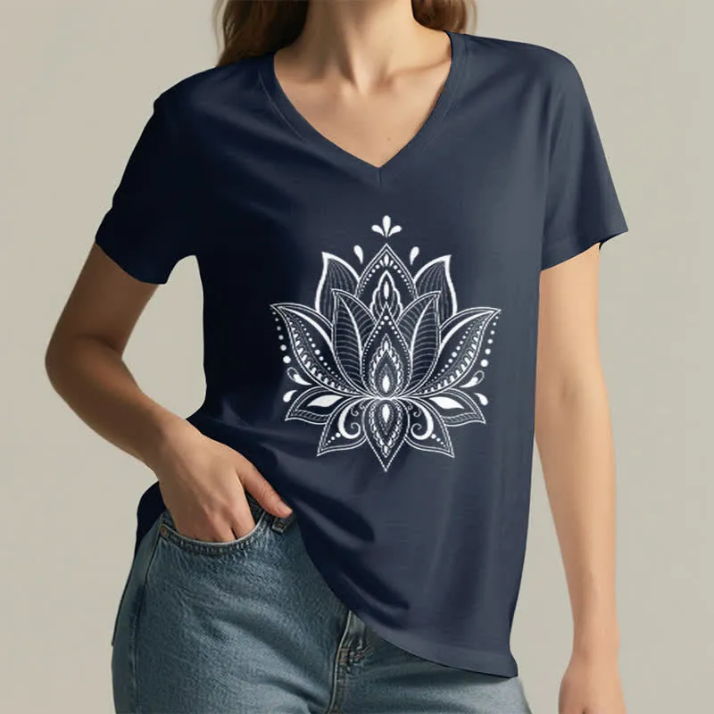Olivenorma Mandala Lotusblume T-Shirt mit V-Ausschnitt