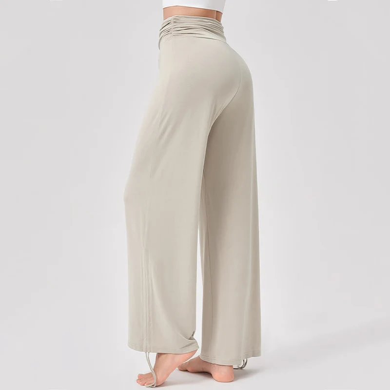 Olivenorma – Yogahose aus Viskose mit hoher Taille und lockerer Passform und Raffung