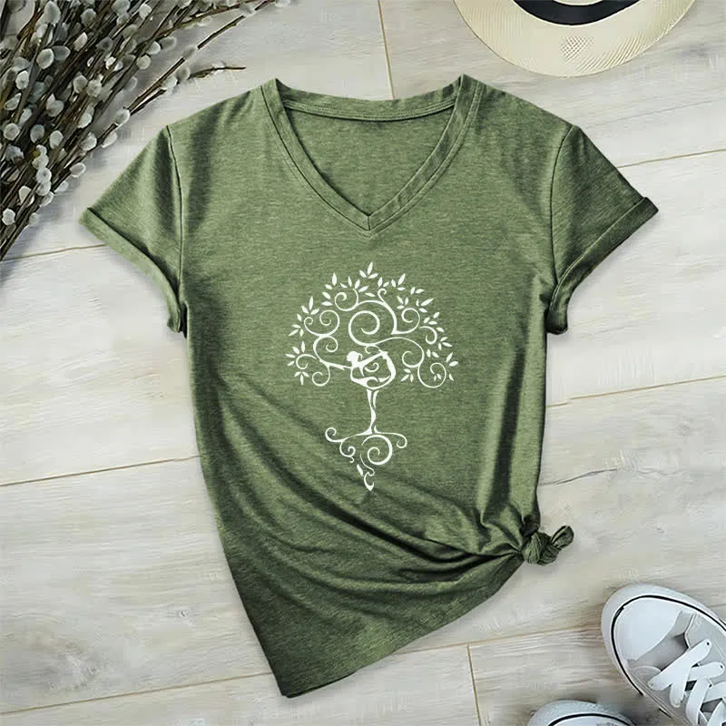 Olivenorma Yoga Baumpose T-Shirt mit V-Ausschnitt
