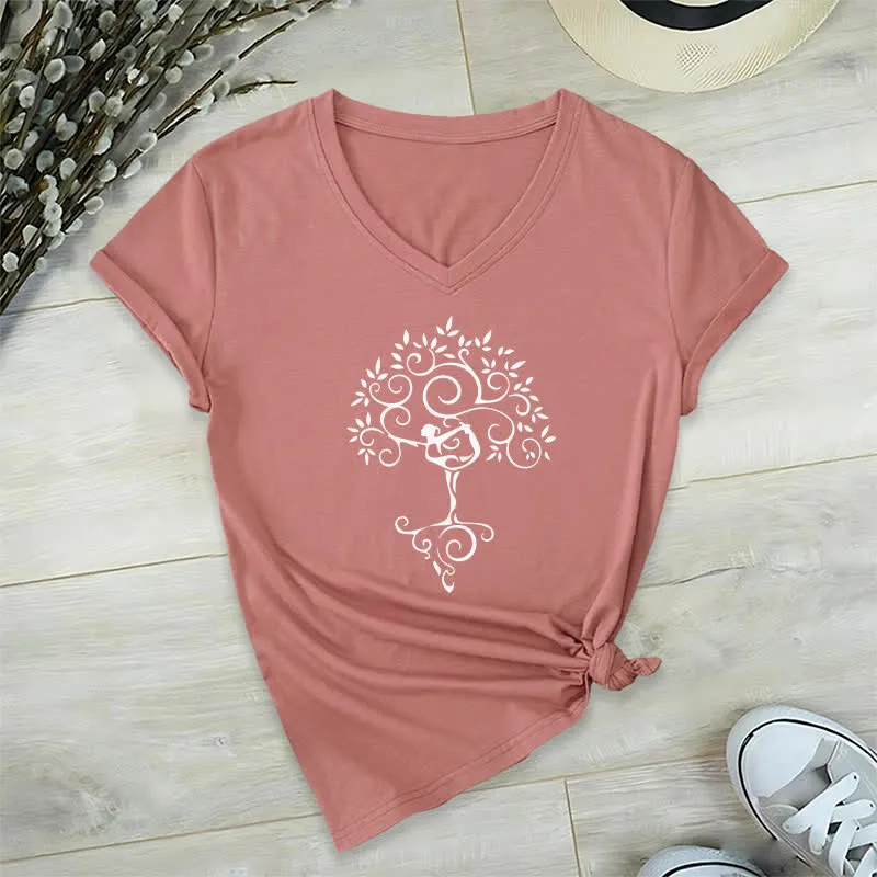 Olivenorma Yoga Baumpose T-Shirt mit V-Ausschnitt