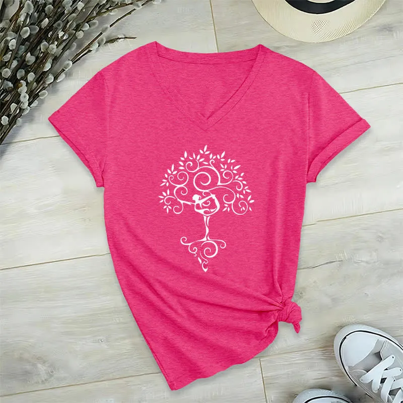 Olivenorma Yoga Baumpose T-Shirt mit V-Ausschnitt