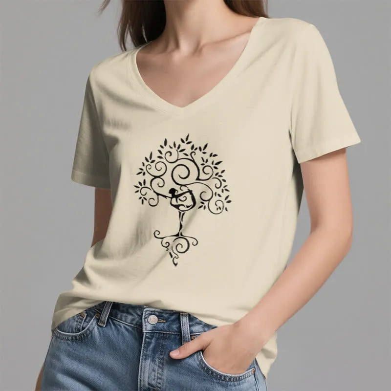 Olivenorma Yoga Baumpose T-Shirt mit V-Ausschnitt
