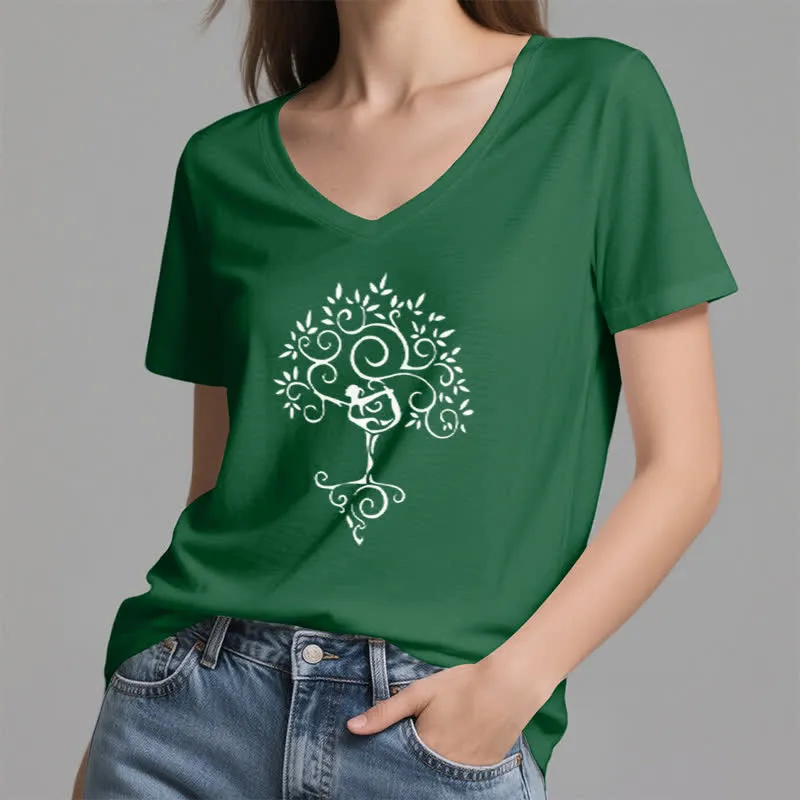 Olivenorma Yoga Baumpose T-Shirt mit V-Ausschnitt