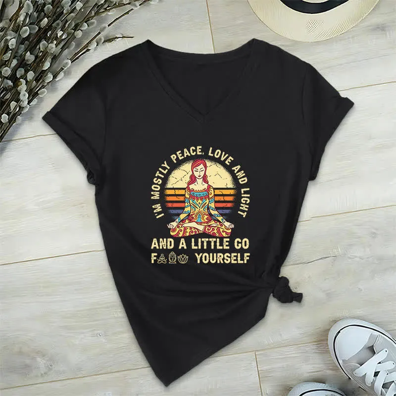 Olivenorma Yoga-T-Shirt „Ich bin hauptsächlich Frieden, Liebe und Licht“