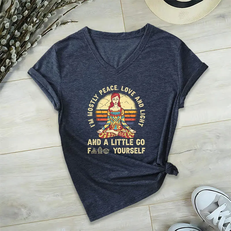 Olivenorma Yoga-T-Shirt „Ich bin hauptsächlich Frieden, Liebe und Licht“