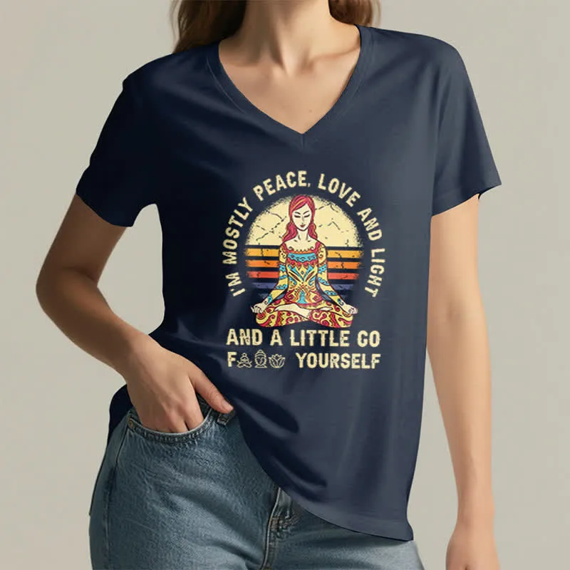 Olivenorma Yoga-T-Shirt „Ich bin hauptsächlich Frieden, Liebe und Licht“
