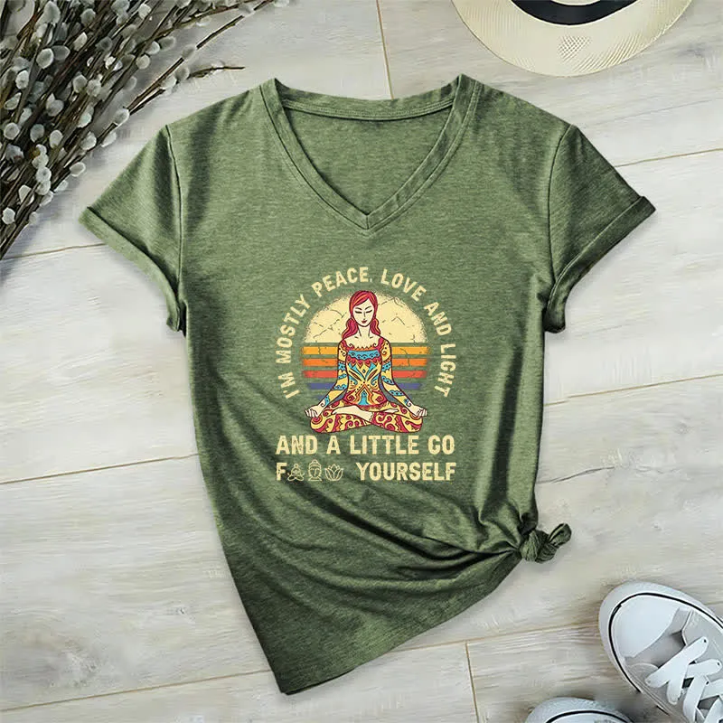 Olivenorma Yoga-T-Shirt „Ich bin hauptsächlich Frieden, Liebe und Licht“