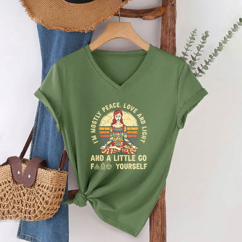 Olivenorma Yoga-T-Shirt „Ich bin hauptsächlich Frieden, Liebe und Licht“