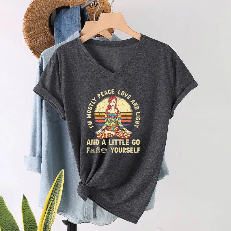 Olivenorma Yoga-T-Shirt „Ich bin hauptsächlich Frieden, Liebe und Licht“