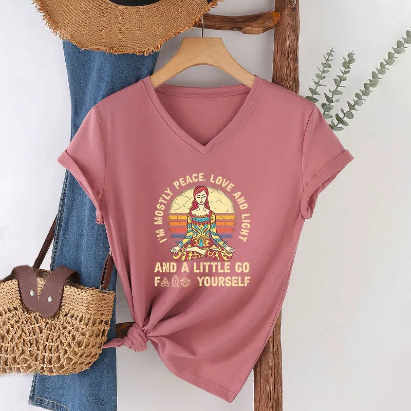 Olivenorma Yoga-T-Shirt „Ich bin hauptsächlich Frieden, Liebe und Licht“