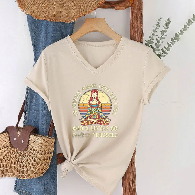 Olivenorma Yoga-T-Shirt „Ich bin hauptsächlich Frieden, Liebe und Licht“