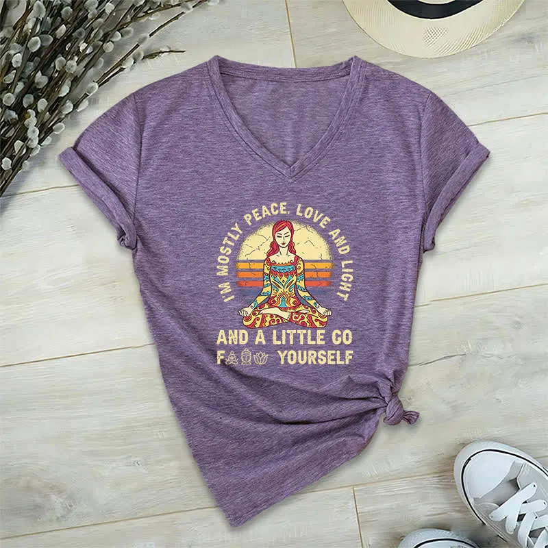 Olivenorma Yoga-T-Shirt „Ich bin hauptsächlich Frieden, Liebe und Licht“